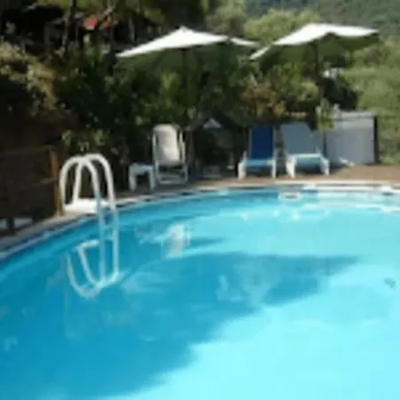 Vieux Rose Avec Acces Piscine